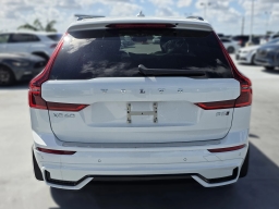 Volvo XC60 Plus B5 AWD 2026