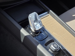 Volvo XC60 Plus B5 AWD 2026