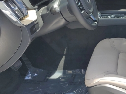 Volvo XC60 Plus B5 AWD 2026