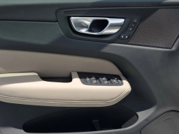 Volvo XC60 Plus B5 AWD 2026