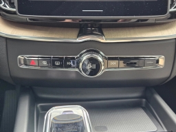 Volvo XC60 Plus B5 AWD 2026