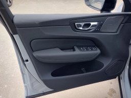 Volvo XC60 Plus B5 AWD 2026