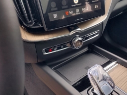 Volvo XC60 Plus B5 AWD 2026