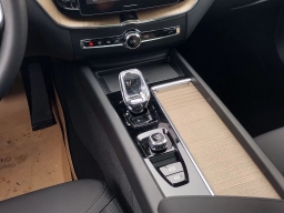 Volvo XC60 Plus B5 AWD 2026