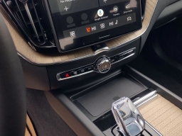 Volvo XC60 Plus B5 AWD 2026