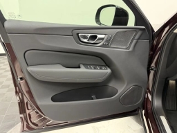 Volvo XC60 Plus B5 AWD 2026