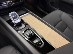 Volvo XC60 Plus B5 AWD 2026