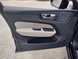 Volvo XC60 Plus B5 AWD 2026