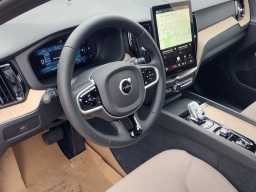 Volvo XC60 Plus B5 AWD 2026