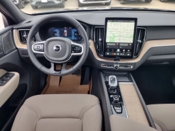 Volvo XC60 Plus B5 AWD 2026