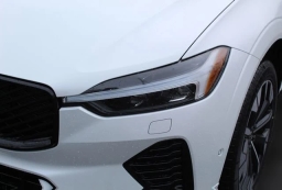 Volvo XC60 Plus B5 AWD 2026