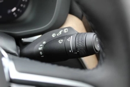 Volvo XC60 Plus B5 AWD 2026