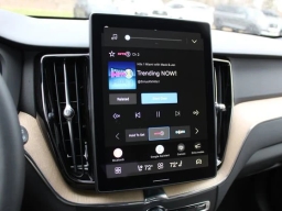 Volvo XC60 Plus B5 AWD 2026