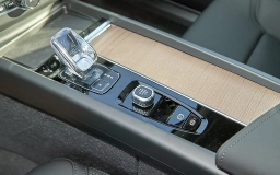 Volvo XC60 Plus B5 AWD 2026