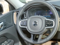 Volvo XC60 Plus B5 AWD 2026