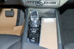 Volvo XC60 Plus B5 AWD 2026