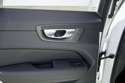 Volvo XC60 Plus B5 AWD 2026