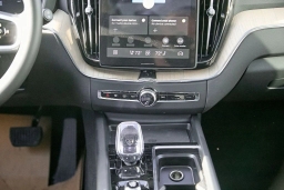 Volvo XC60 Plus B5 AWD 2026