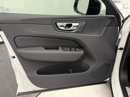 Volvo XC60 Plus B5 AWD 2026