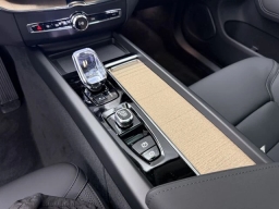 Volvo XC60 Plus B5 AWD 2026