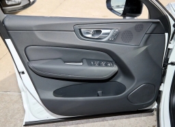 Volvo XC60 Plus B5 AWD 2026