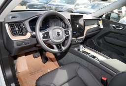 Volvo XC60 Plus B5 AWD 2026