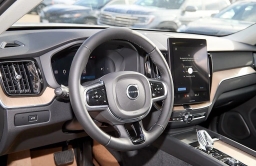 Volvo XC60 Plus B5 AWD 2026