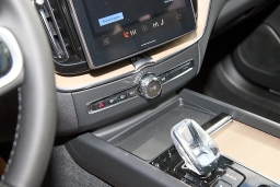 Volvo XC60 Plus B5 AWD 2026