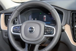 Volvo XC60 Plus B5 AWD 2026