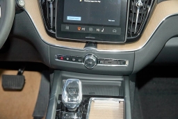 Volvo XC60 Plus B5 AWD 2026