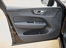 Volvo XC60 Plus B5 AWD 2026