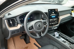 Volvo XC60 Plus B5 AWD 2026