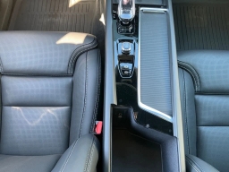 Volvo XC60 Ultra Black Edition B5 AWD 2026