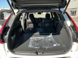 Volvo XC60 Ultra Black Edition B5 AWD 2026