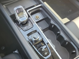 Volvo XC60 Core B5 AWD 2026