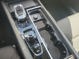 Volvo XC60 Core B5 AWD 2026