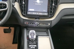 Volvo XC60 Core B5 AWD 2026