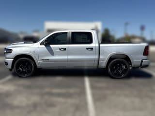Ram 1500 Laramie 4x4 Crew Cab 5'7" Box