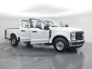 Ford Super Duty F-250 SRW XL 2WD Crew Cab 6.75' Box