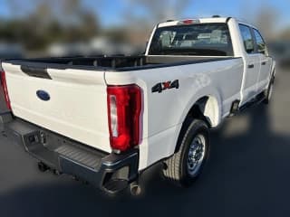Ford Super Duty F-250 SRW XL 4WD Crew Cab 8' Box