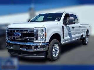 Ford Super Duty F-250 SRW XLT 4WD Crew Cab 8' Box