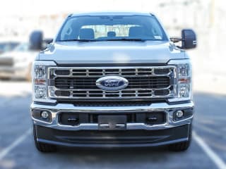 Ford Super Duty F-250 SRW XLT 4WD Crew Cab 6.75' Box