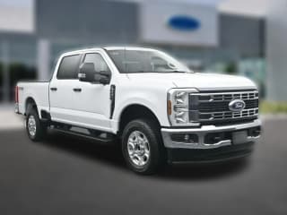 Ford Super Duty F-250 SRW XLT 4WD Crew Cab 6.75' Box