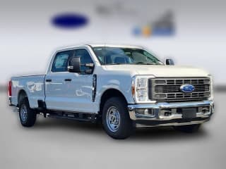 Ford Super Duty F-250 SRW XL 2WD Crew Cab 8' Box