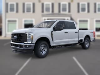Ford Super Duty F-350 SRW XL 4WD Crew Cab 6.75' Box
