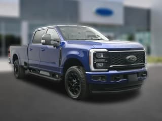 Ford Super Duty F-350 SRW XLT 4WD Crew Cab 8' Box