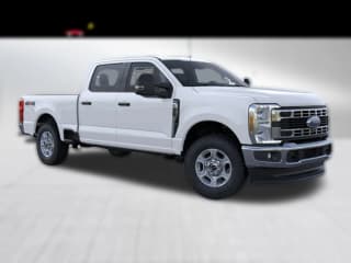 Ford Super Duty F-350 SRW XLT 4WD Crew Cab 6.75' Box
