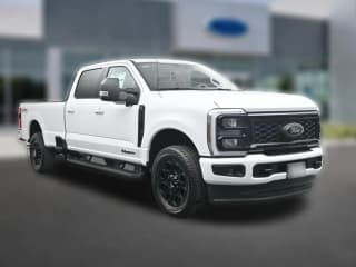 Ford Super Duty F-350 SRW XLT 4WD Crew Cab 8' Box