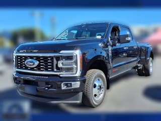 Ford Super Duty F-350 DRW Platinum 4WD Crew Cab 8' Box