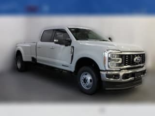 Ford Super Duty F-350 DRW XLT 4WD Crew Cab 8' Box
